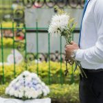 Fiori per i funerali: quali sono i colori da scegliere